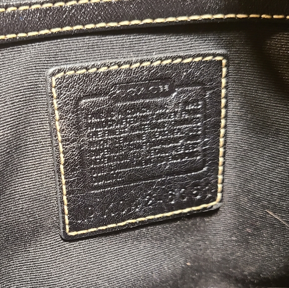 Coach No. K042-6351 Black Logo Canvas Hangbag - Picture 4 of 4